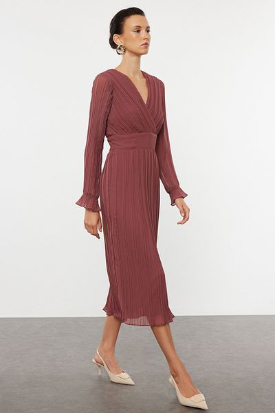 Trendyol Collection Maxikleid „Dry Rose“ – mit Gürtel und geradem Schnitt TWOAW24EL00478