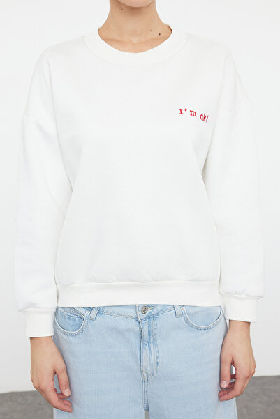 Trendyol Collection Ecru Thick Fleece Inside Regular/Normal Fit Slogan Vyšívaná pletená mikina TWOAW21SW1061