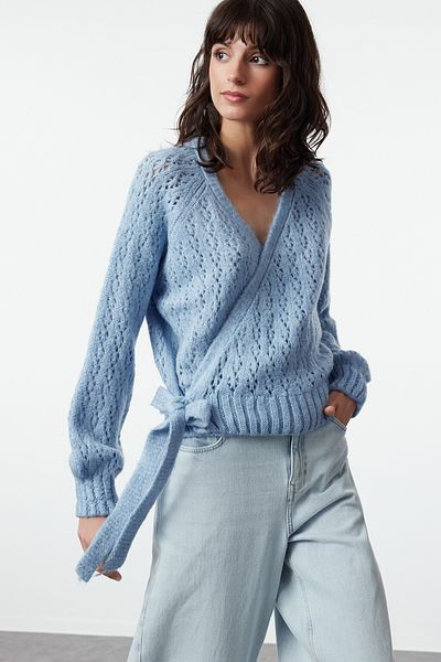 Trendyol Collection Pulover din tricotaje moale - albastru cu ajurat, perforat și detaliu de legare TWOAW25KZ00177