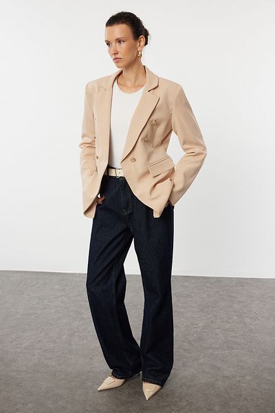 Trendyol Collection Beige gewebte Blazerjacke - Knopfdetailliert und gefüttert, tailliertes Muster TWOAW25BC00021
