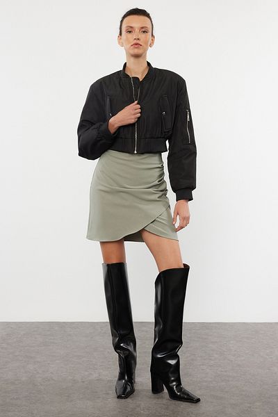 Trendyol Collection Khakifarbener, zweireihiger, gewebter Minirock mit Kordelzug TWOAW20ET0094