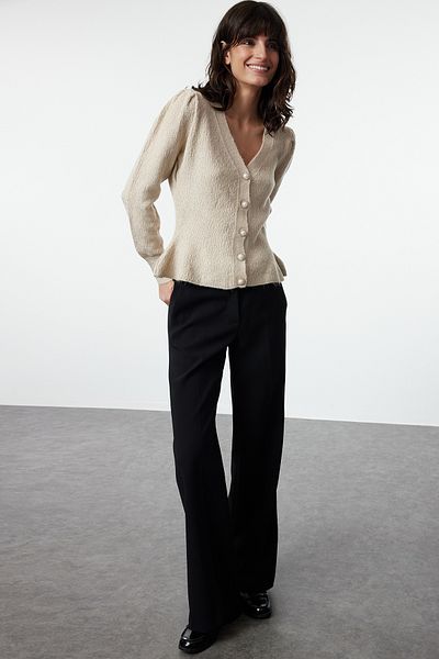Trendyol Collection Πλεκτή ζακέτα σε μπεζ Flounced - TWOAW25HI00165