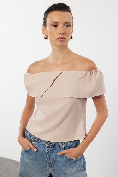 Trendyol Collection Μπλούζα Off Shoulder Beige Woven - TWOSS24BZ00672