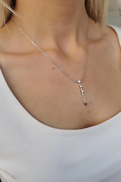 Utku Kuyumculuk 18 AYAR 0,25 CT H RENGİ ÜÇTAŞ MODEL PIRLANTA TAŞLI KOLYE