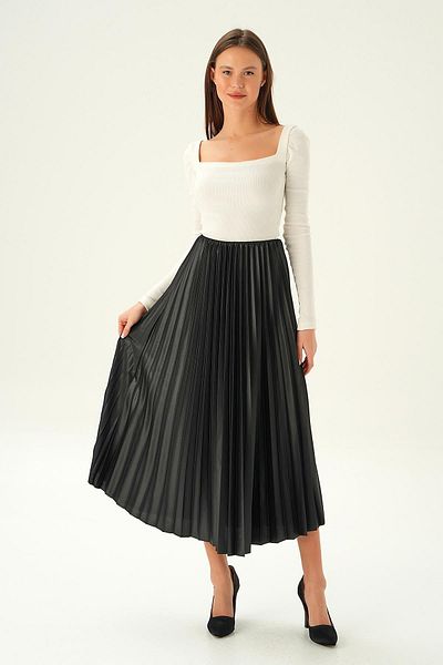 Rays Fusta plisata model 4080 neagra cu talie elastica