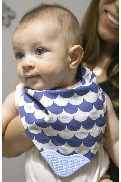 Babyjem W. 686 Diş Kaşıyıcılı Fular Önlük Kahve Balıklı