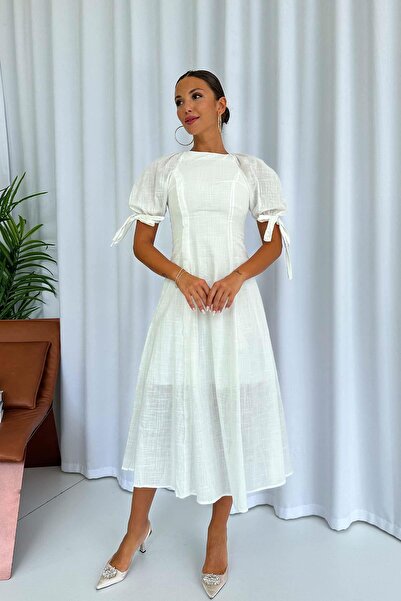 Mine Tan Butik Λευκό μπαλόνι μανίκι και σταυρός πίσω μάξι φόρεμα