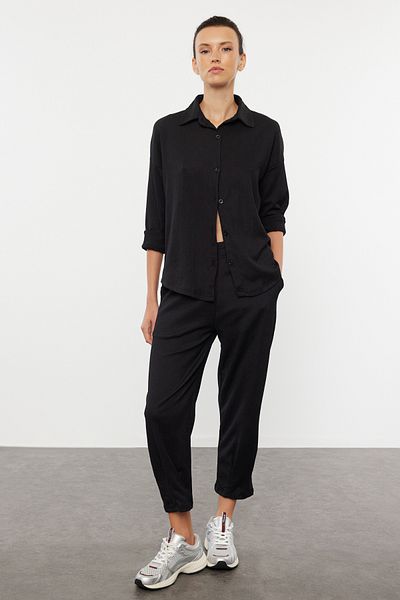 Trendyol Collection Comfortable Molded Black Knitted Set - Buttoned, Textured TWOAW25AU00100