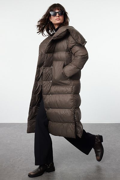 Trendyol Collection Голямо водоотблъскващо яке от тъмна норка - качулка с колан, цип Twoaw25Mo00057