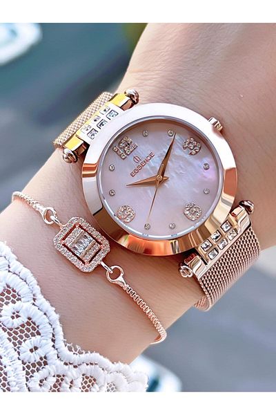 Essence ساعة يد نسائية 5 ATM مقاومة للماء بلون أسود - حبل فولاذي، لا تفعل اللقطات BES.6547FE.421