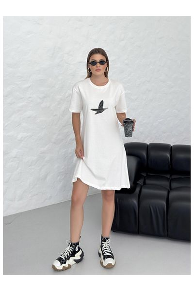 Elif Özbey Butik Λευκό βασικό φόρεμα με πέτρινη λεπτομέρεια
