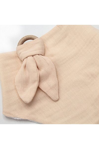 Babyjem Set baveta cu doua fete din muselina cu jucarie dentitie BabyJem Culoare: Somon