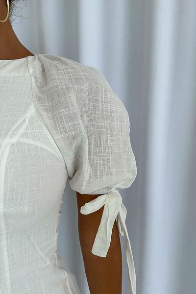 Mine Tan Butik Λευκό μπαλόνι μανίκι και σταυρός πίσω μάξι φόρεμα