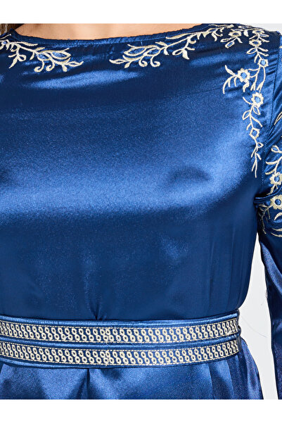 Styli Embroidered Panel Belted Top & Pants Co-Ords