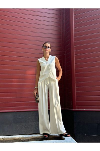 madamedoyou Pleated White Palazzo Trousers