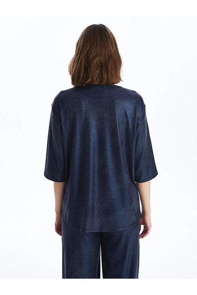 LC Waikiki LCWAIKIKI Klassische Damenbluse mit Rundhalsausschnitt und glänzendem Look