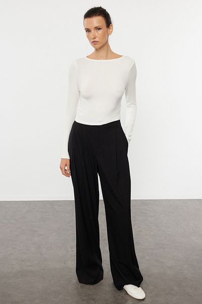 Trendyol Collection Ecru, reguläre Länge, Slim Fit, Strickbluse – U-Boot-Ausschnitt, TWOAW25BZ00011