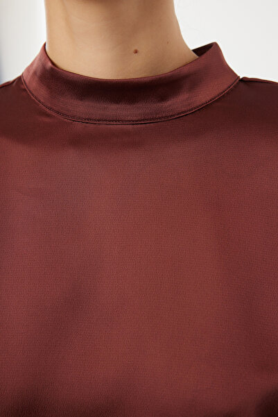 Trendyol Collection Tkaná detailní hnědá halenka - detail kravaty, TOFAW19FG0082