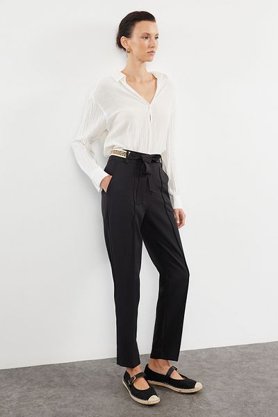 Trendyol Collection Чорні штани з тканими деталями TWOSS24PL00185