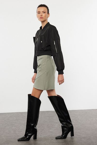 Trendyol Collection Khakifarbener, zweireihiger, gewebter Minirock mit Kordelzug TWOAW20ET0094