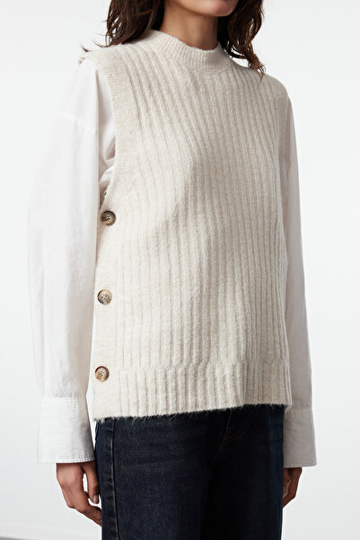 Trendyol Collection Beige Fitted Knitwear Sweater - Side Buttons, Soft Texture Twoaw25Sv00022