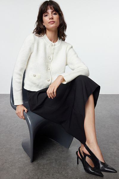 Trendyol Collection Soft Textured Ecru Knitwear Crop Cardigan - TWOAW25HI00021