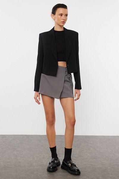 Trendyol Collection Dvojpásková antracitová tkaná kraťasová sukně - TWOAW25SR00009