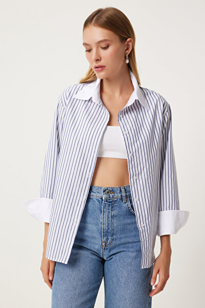 Happiness İstanbul Biało-szara kontrastowa koszula w paski oversize dla kobiet - FN03246