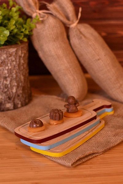 Peraye Bambum Relia 3 Piece Colorful Presentation Board