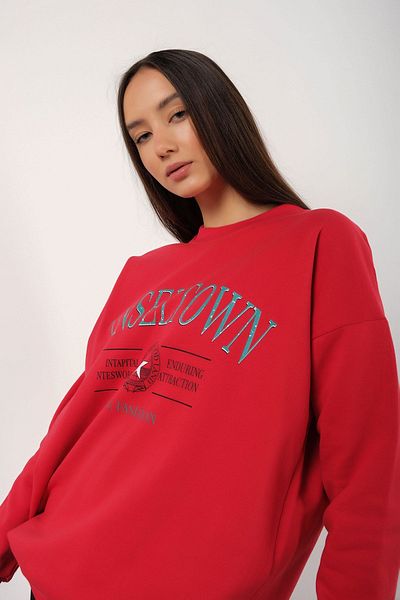 MODAGEN Women's Red Tinseltown Printed Crew Neck Oversize Sweatshirt