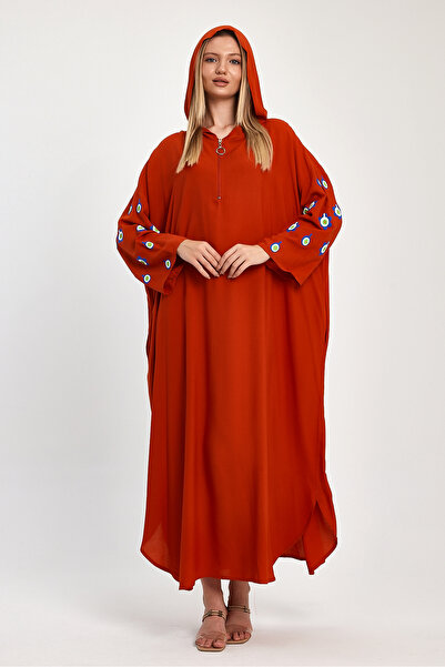 Denismoda Kadın Kapüşonlu Yaka Fermuarlı Sırt ve Kol Baskı Detaylı Büyük Bede...