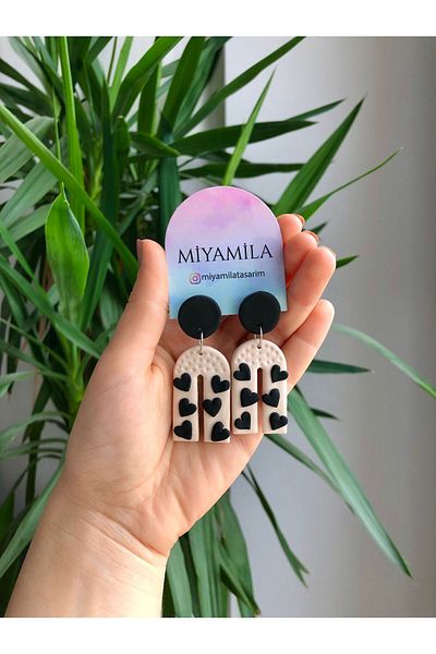 TREND Miyamila Collection Black Heart Detailed Steel Polymer Earrings