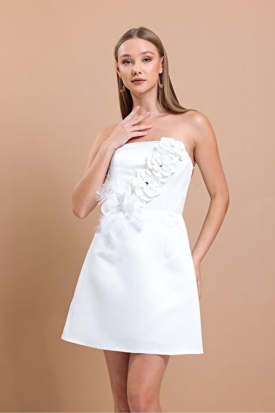 Tangül&Ali'S Moda Evi Straplez Saten Çiçekli Beyaz Elbise