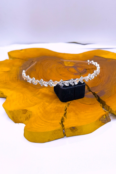 SimgeAksesuar Κομψή και εκλεκτή νυφική ​​τιάρα και αξεσουάρ μαλλιών με κρυστάλλινες πέτρες