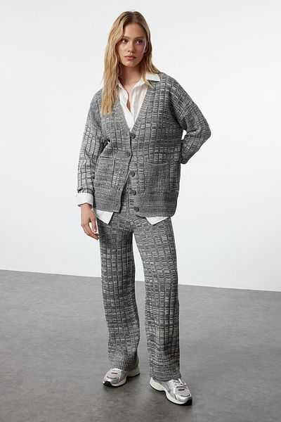 Trendyol Collection Széles szabású antracit kötöttáru kardigán és nadrág szett - TWOAW24AU00054