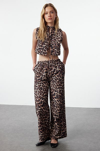 Trendyol Collection Leopárdmintás színes szőtt blúz és nadrág szett - TWOAW25AU00124