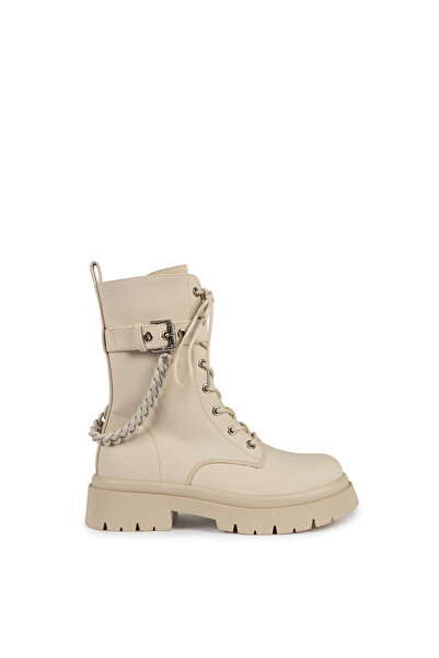 Twist Chain Detailed Boots