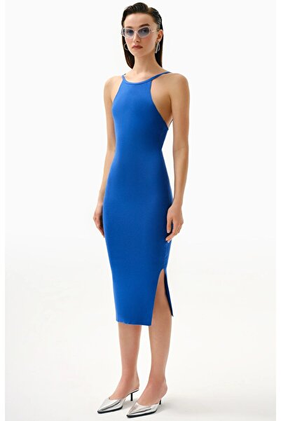 KNTLGY Kadın Sırtı Açık Iki Tarafı Yırtmaçlı Halter Yaka Mavi Triko Elbise