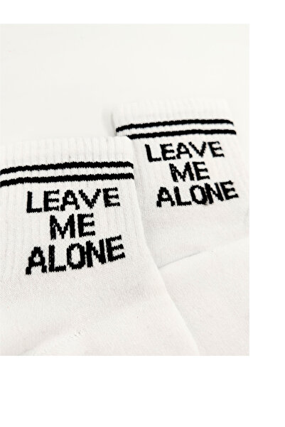 Shuttle Park Бели унисекс шарени колежански чорапи „Leave Me Alone“.