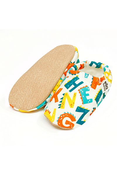 Ella Bonna Babyschuhe mit Buchstabenmuster und rutschfester Sohle – Heimstiefel und Kinderzimmer-Hausschuhe