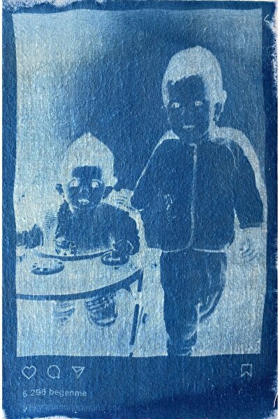 artoloji Sema Nur Karadeniz - 2023 - Post Şeridi - Pamuklu kumaş üzerine cyanotype baskı - 30x20 cm