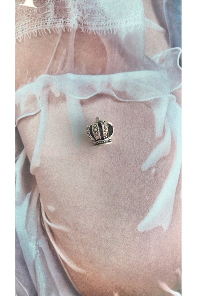 Aurora Volenta Shop Kraliyet Tacı Charm