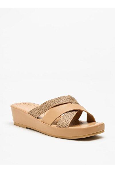 Flora Bella by Shoexpress صندل سهل الارتداء بطبعة مونوغرام من فلورا بيلا