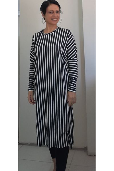 Mertcan Butik Bat Sleeve Black and White Striped Viscose Hijab Tunik