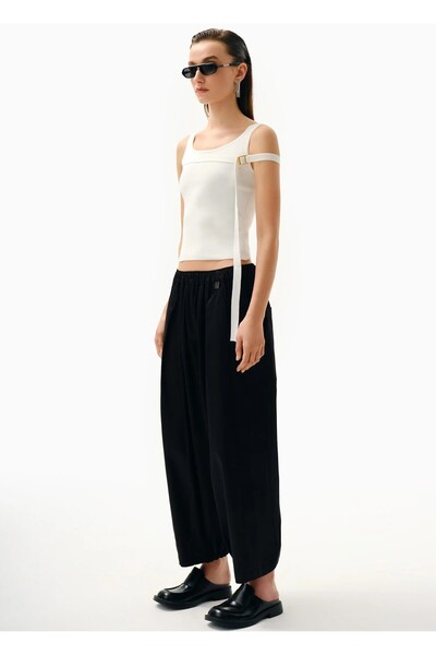 KNTLGY White Asymmetrical U-Neck Sleeveless Women's Blouse