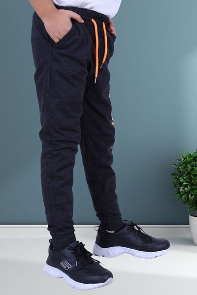 FYK COLLECTİON Pantaloni de trening pentru copii cu fosforescent, buzunare și text imprimat