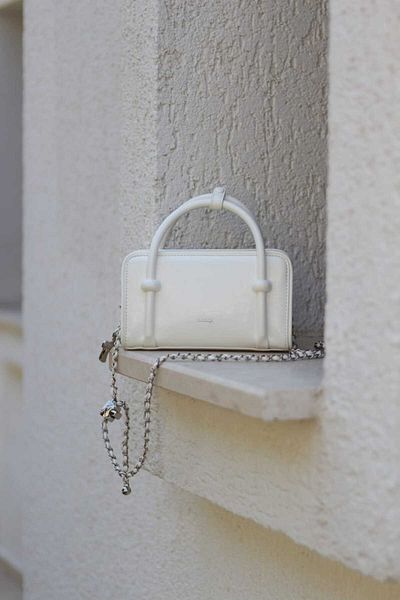 Moom Bag Geantă de mână și de umăr pentru femei cu textura albă antică - Detaliu mascotă