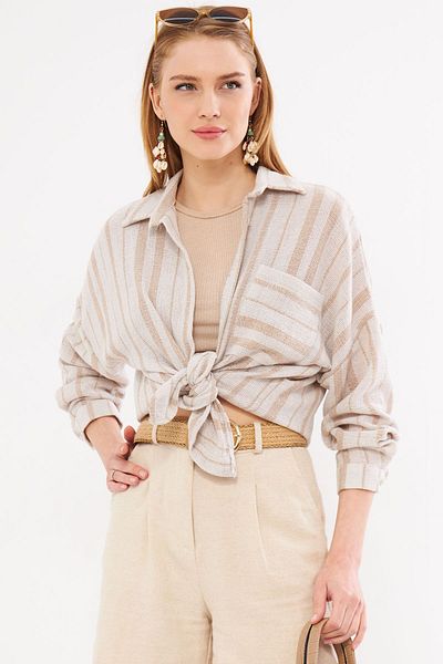 armonika Dámská oversize košile norkové barvy – Dlouhý rukáv, Detail kapsy, Plisovaná zadní část ARM-24Y001053