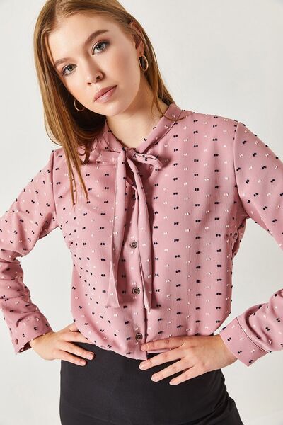 armonika Ženska košulja sa šarom i kravatom u boji pudera ARM-22Y001183