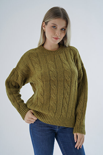 Trist Star سترة تريكو نسائية كبيرة الحجم بلون الزيتون - رقبة دائرية، شعر مضفر...